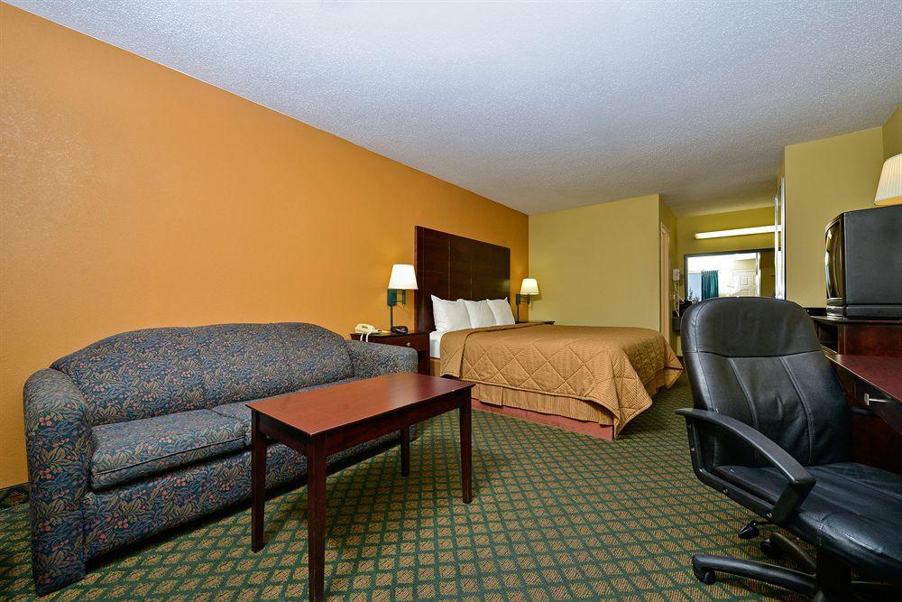 Super 8 By Wyndham Universal City Dış mekan fotoğraf