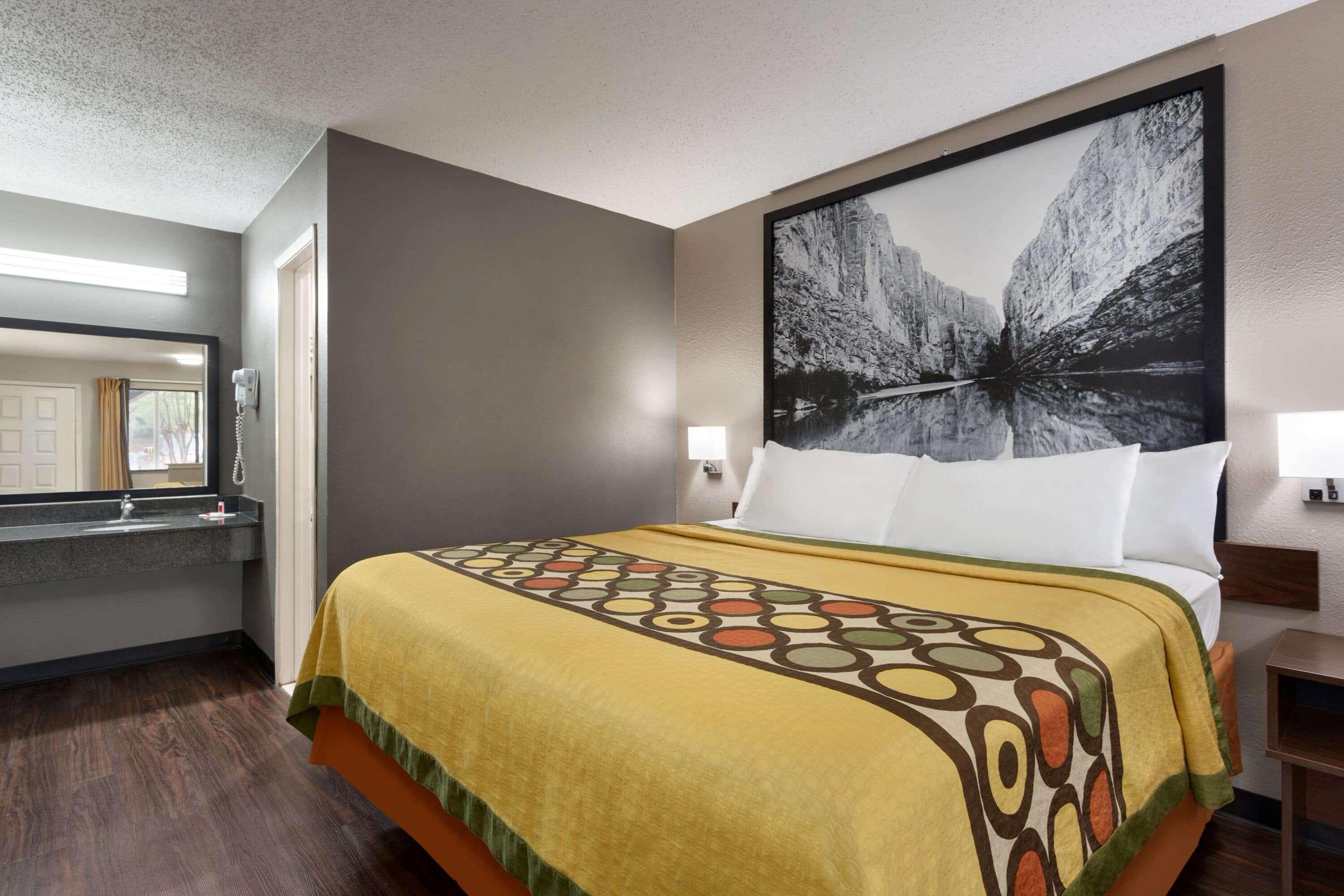 Super 8 By Wyndham Universal City Dış mekan fotoğraf