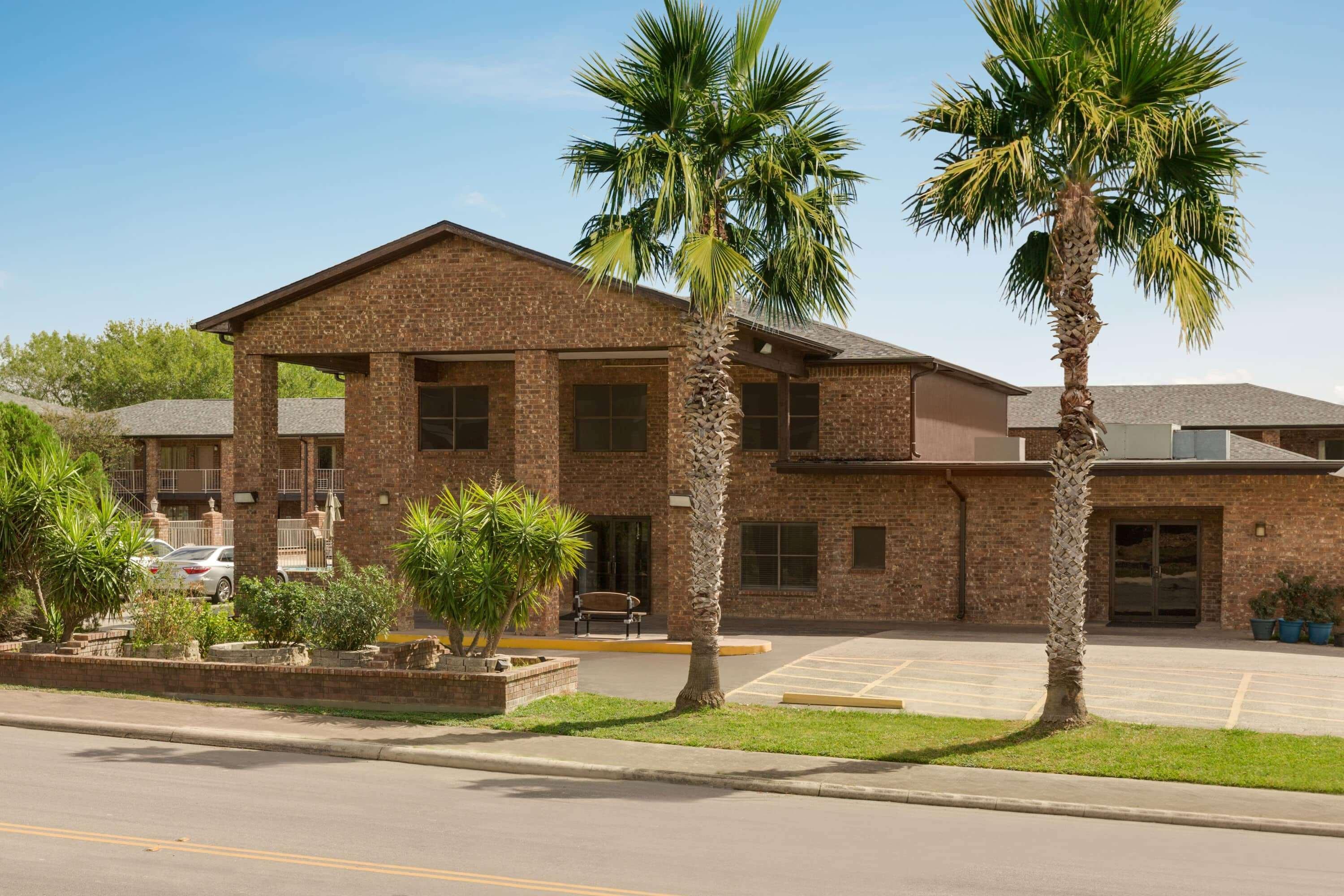 Super 8 By Wyndham Universal City Dış mekan fotoğraf