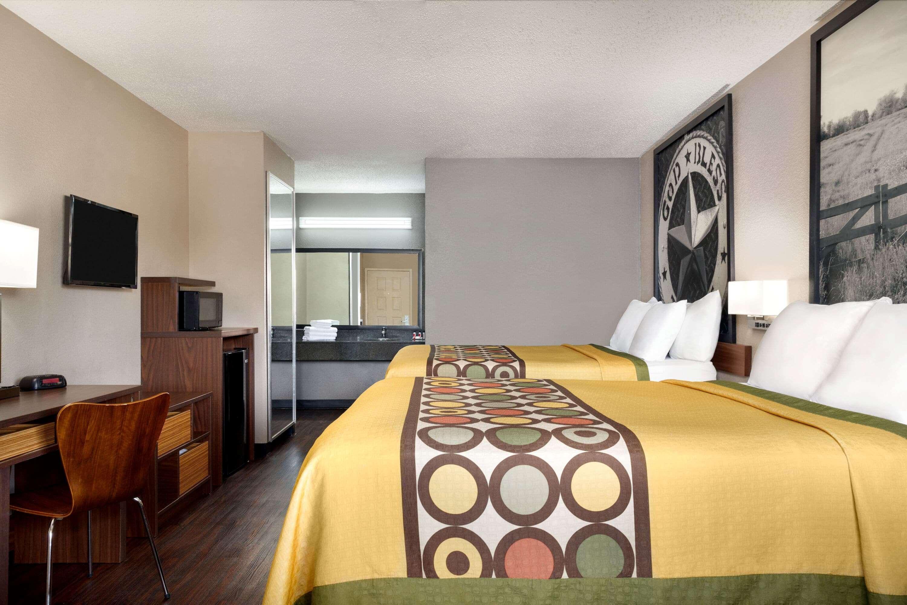 Super 8 By Wyndham Universal City Dış mekan fotoğraf